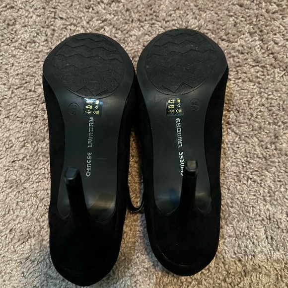 Black heels never worn - Picture 2 of 2